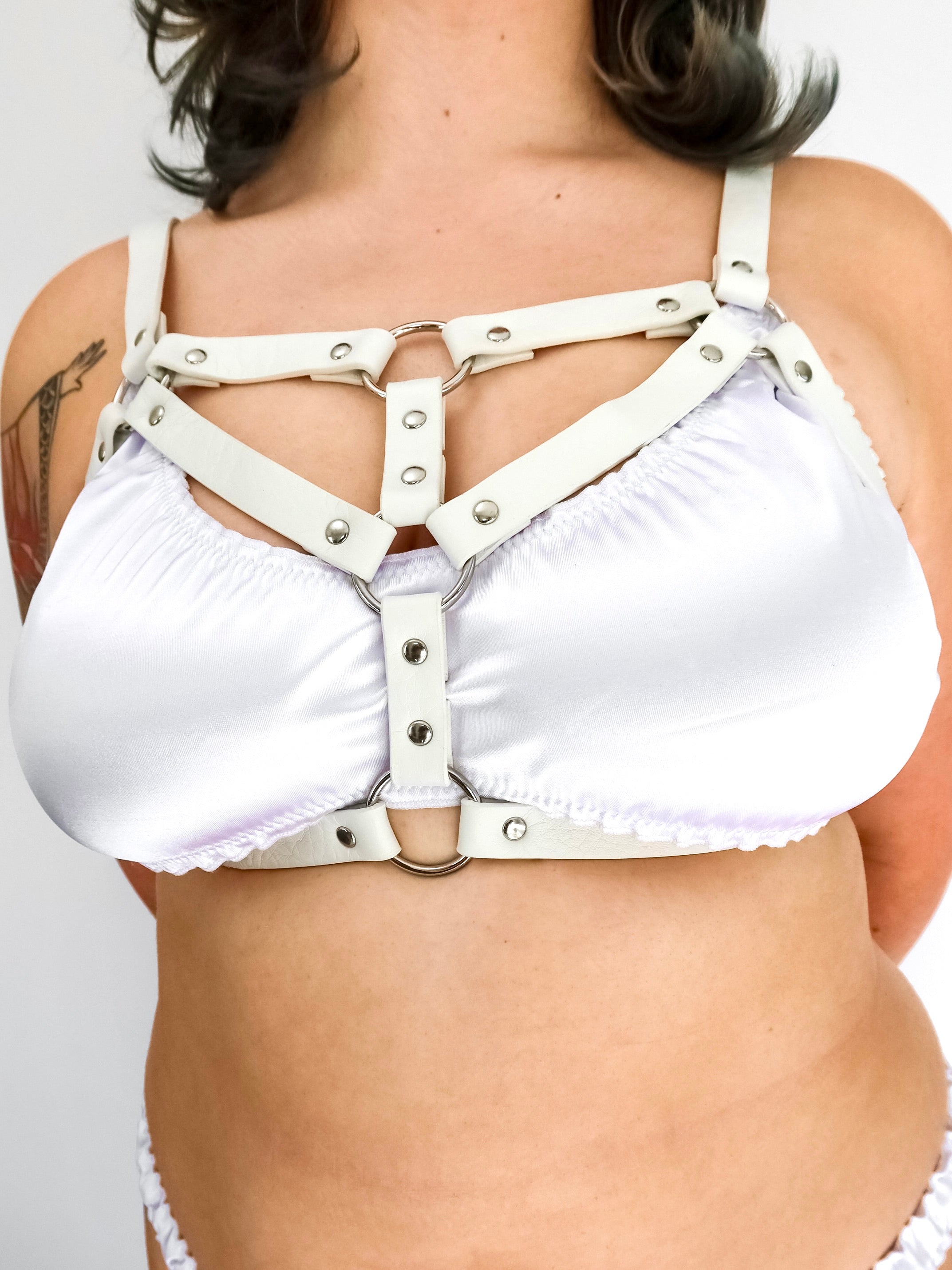     Lolliwrapsx_alex_chest_harness_marshmallow_white_faux_vegan_corn_leather_2